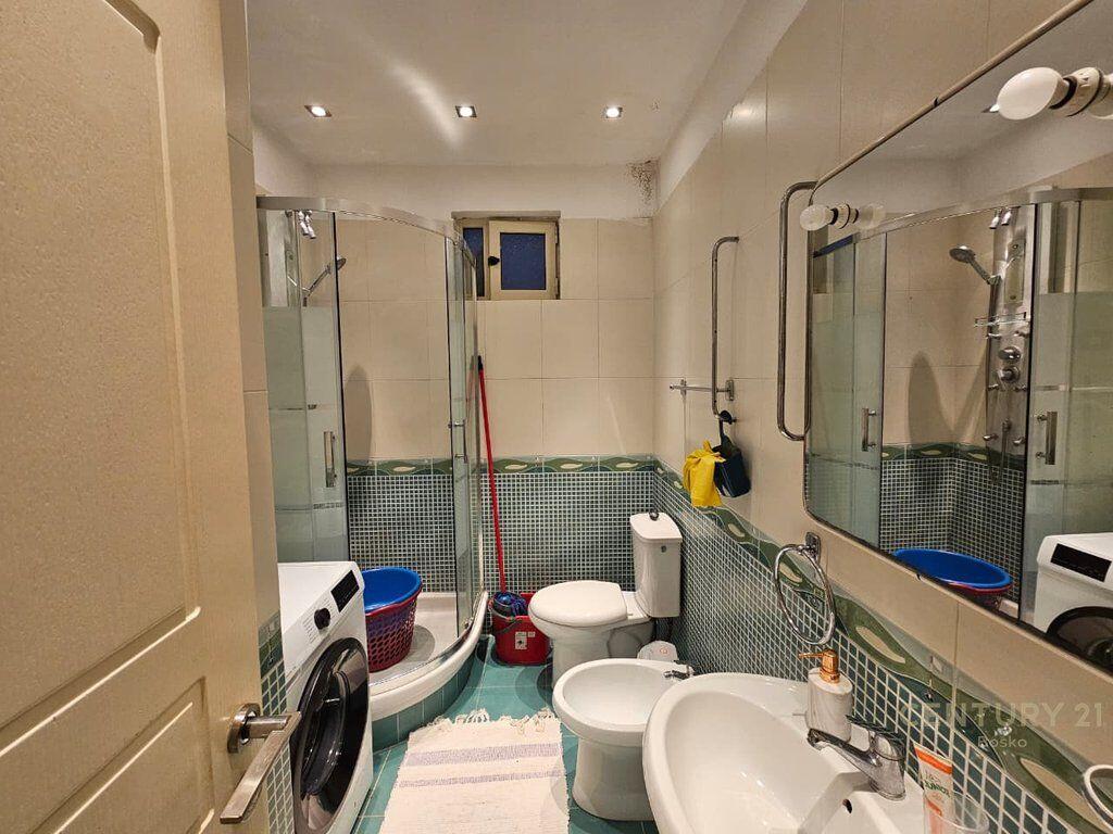 JEPET ME QIRA APARTAMENT 3+1+2 TE SHKOLLA E BALETIT!! 800 € /Muaj Sip. Totale  117m2