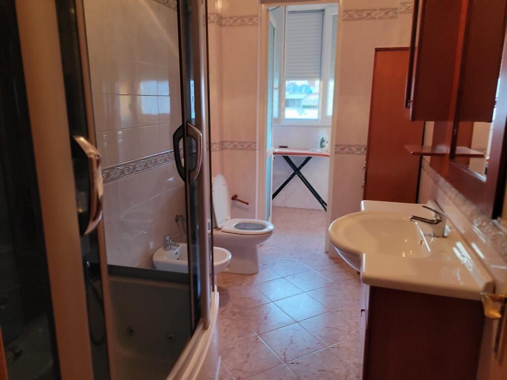 🏙️ Jepet me qira Super Apartament 3+1+2 në Zemër të Bllokut