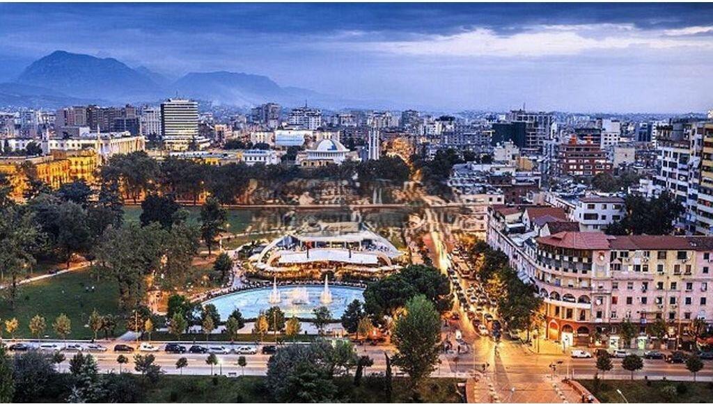 AMBIENTE COMMERCIALE IN AFFITTO A BLLOK! 1.500 € /Mese