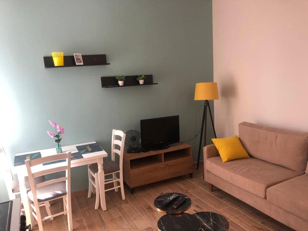 Appartamento in affitto, 1+1+balcone, arredato nuovo presso la Residenza “Shopi”, Elbasan
