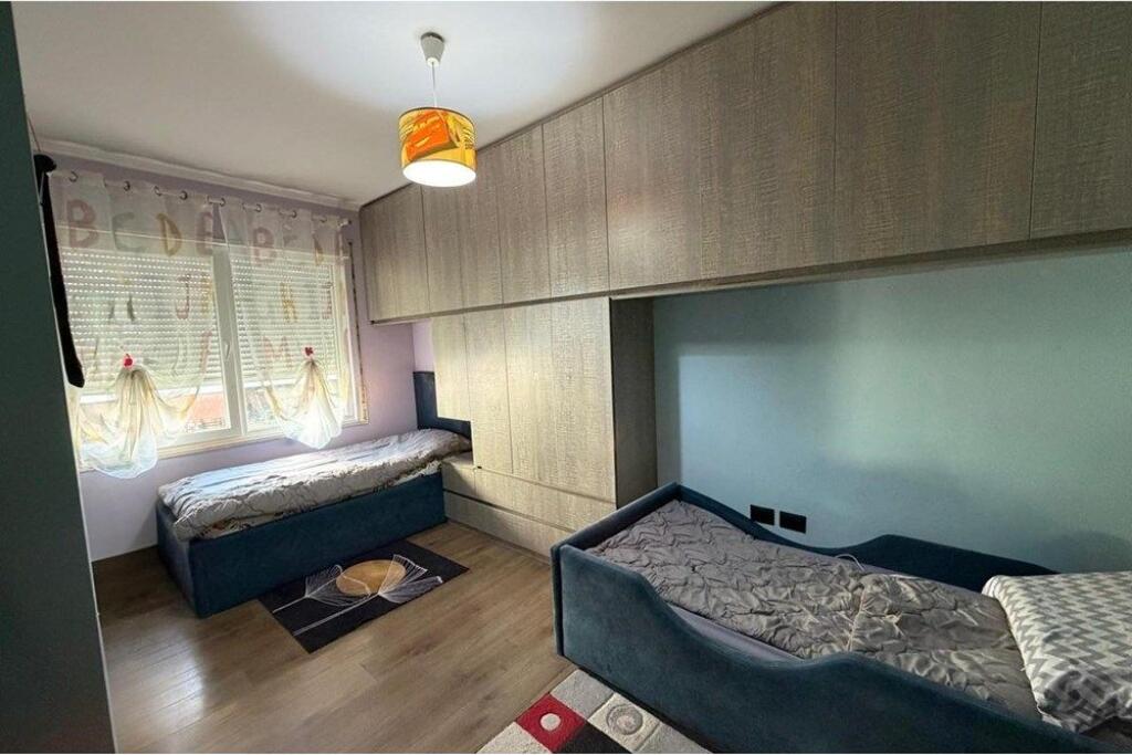Apartament 2+1 komuna parisit