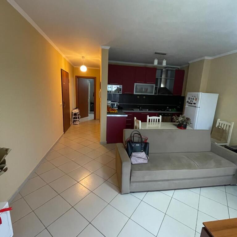 Vendesi in vendita appartamento 1+1 nel Comune di Parigi