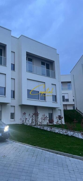 VILE PRIVAT EME QERA 200 M2 FARKE 1.500 EURO