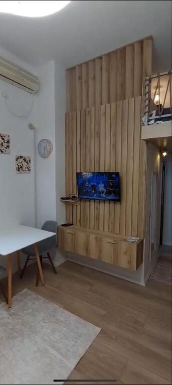 Shitet apartament Grasoniere, mbrapa Globe, Rruga e Kavajes.