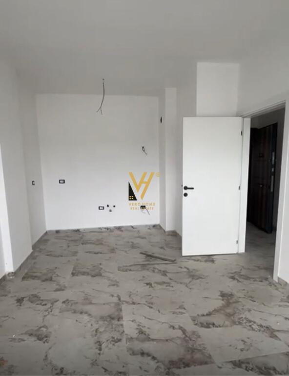 SHITET APARTAMENT 1+1 NE GOLEM 80.000 EURO