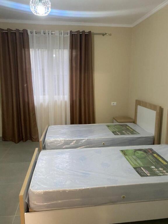 Jepet Me Qera Apartament 1+1+1 Ballkon