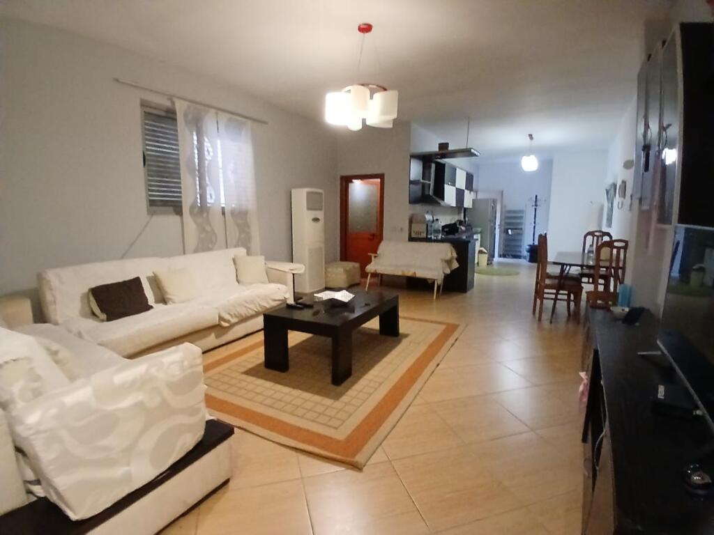 Jepet Me Qera Apartament 2+1