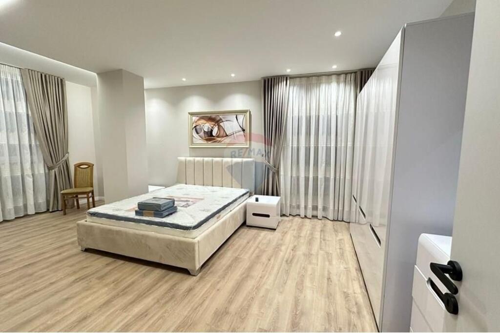 Apartment for rent 2+1 at Barricades Street