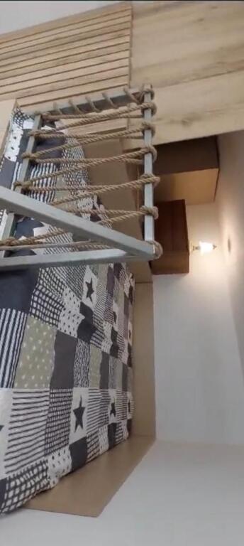 Shitet apartament Grasoniere, mbrapa Globe, Rruga e Kavajes.