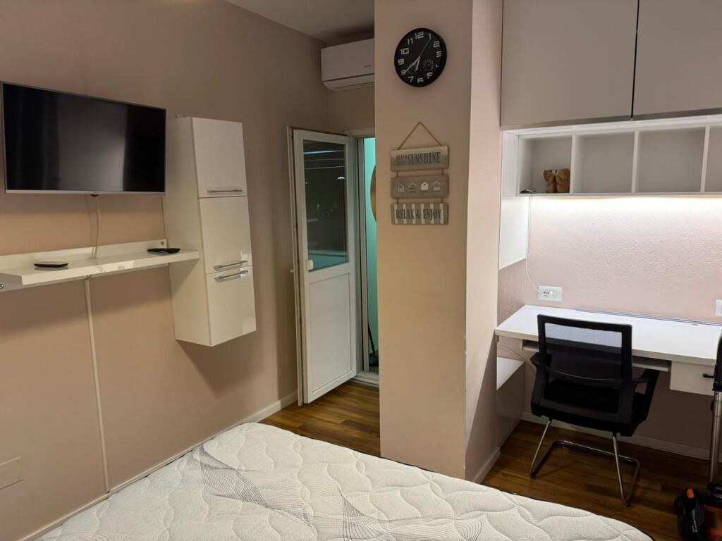 🏡 Affittasi appartamento 2+1 📍 Posizione: Alla stazione ferroviaria💰 Prezzo: 80000 Lek