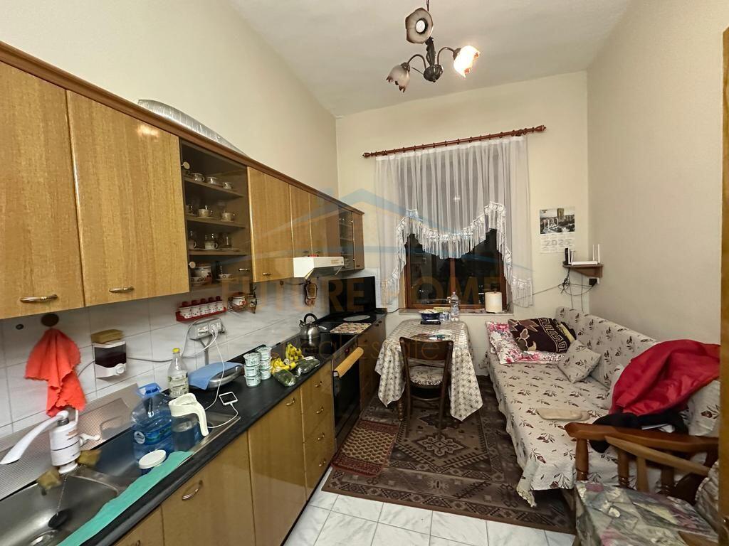 Qera, Apartament 3+1, Shallvaret, Tiranë