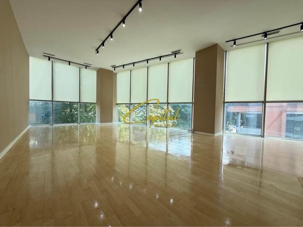 ZYRE ME QERA 60 M2 DREJTORIA E POLICISE 1.200 EURO