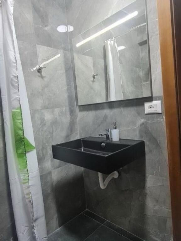 Jepet me qera 3+1 ne Laprake prane ZKM.