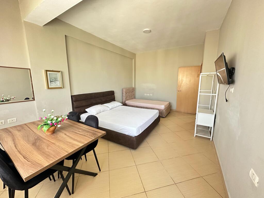 Monolocale in Affitto a Lungo Termine - Stadio, Vlore