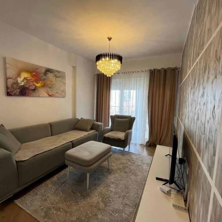 In vendita..!!  📍 Kodra e Diellit 2 (Edificio Flutura)  🏠 Appartamento 1+1  