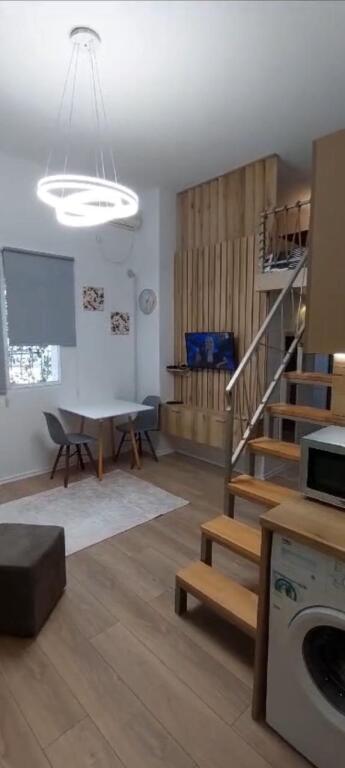 Shitet apartament Grasoniere, mbrapa Globe, Rruga e Kavajes.