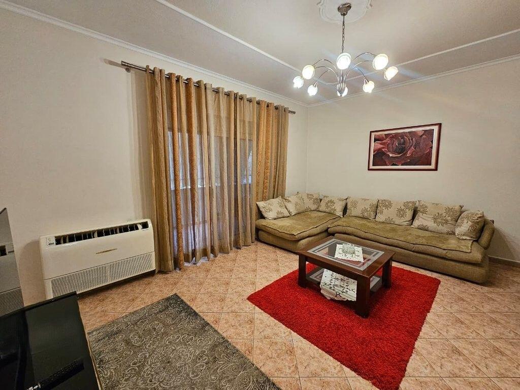 JEPET ME QIRA APARTAMENT 3+1+2 TE SHKOLLA E BALETIT!! 800 € /Muaj