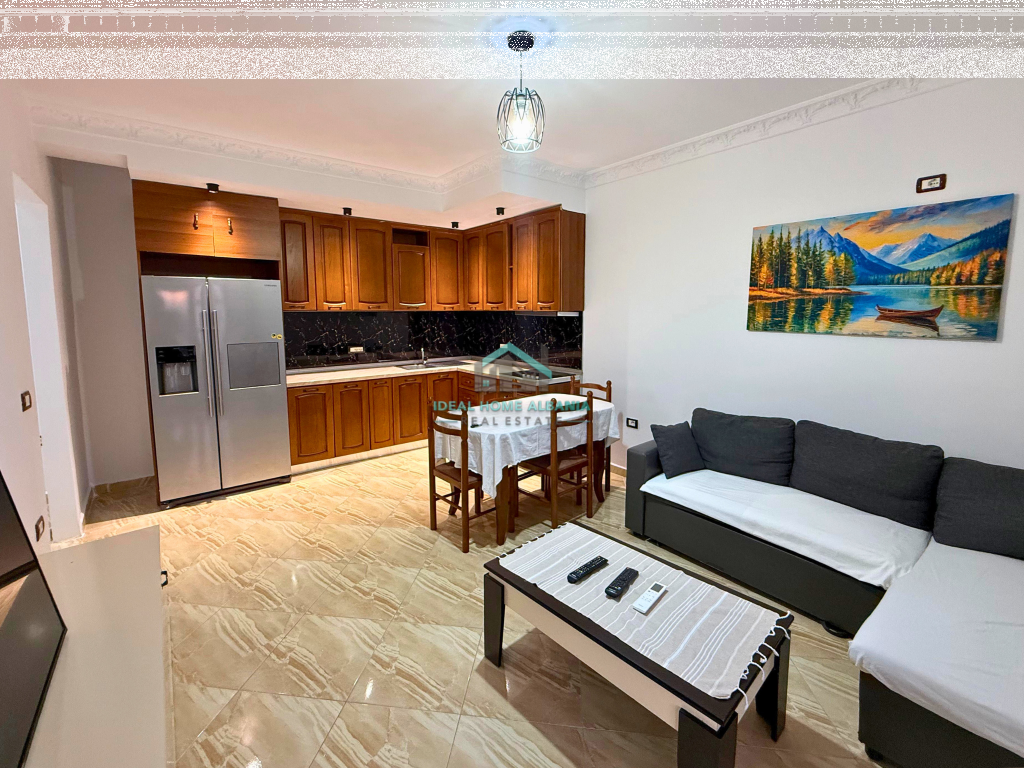 Apartament 1+1 i konvertuar në 2+1 për shitje – Lungomare, Vlore.