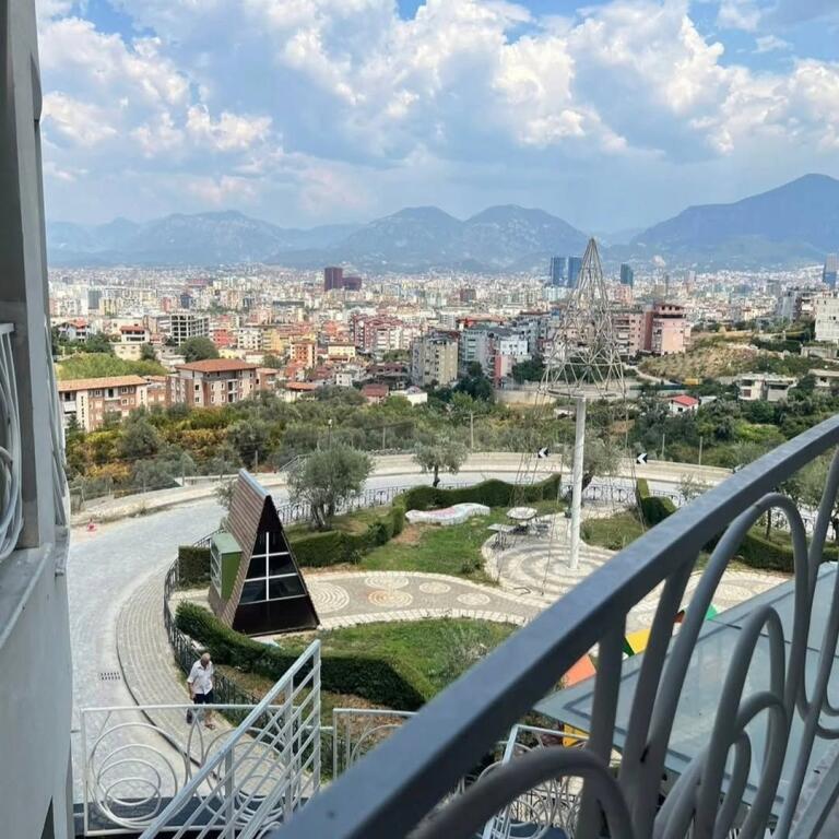 In vendita..!!  📍 Kodra e Diellit 2 (Edificio Flutura)  🏠 Appartamento 1+1  