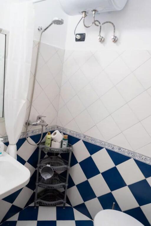 Zyre Me Qera Tek Pazari i Ri (ID BZ2772) Tirane