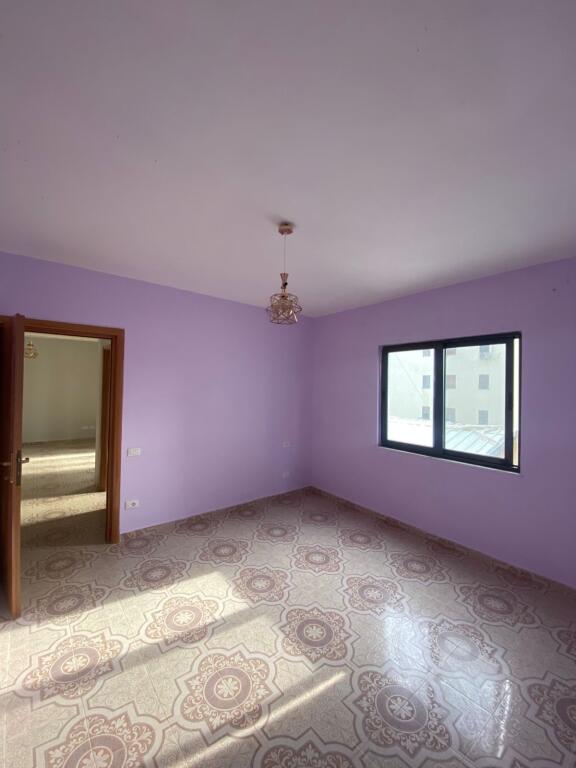 JEPET ME QERA APARTAMENT 2+1 QENDER DURRES