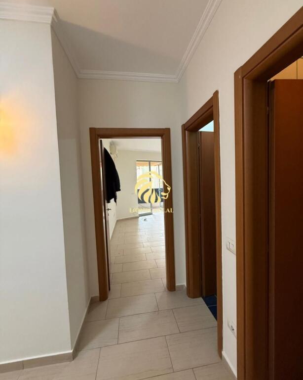 🏢 AMBIENT BIZNESI ME QERA – QENDËR TIRANËS