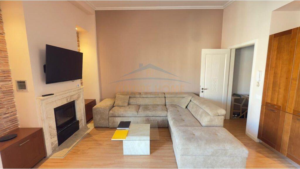 Shitet apartament 2+1+2 Liqeni i Thate