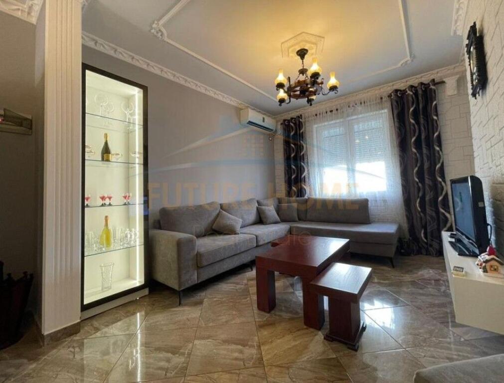 Qera, Apartament 2+1+2, Bllok