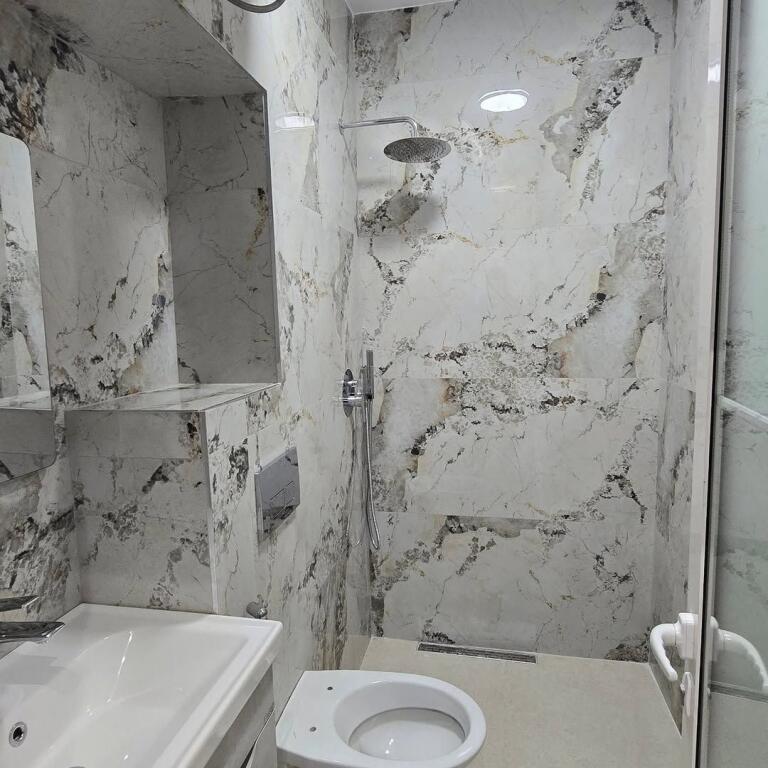 Shiten 2 apartamente 1+1+Garsoniere..!! 📍 Rruga e Barrikadave