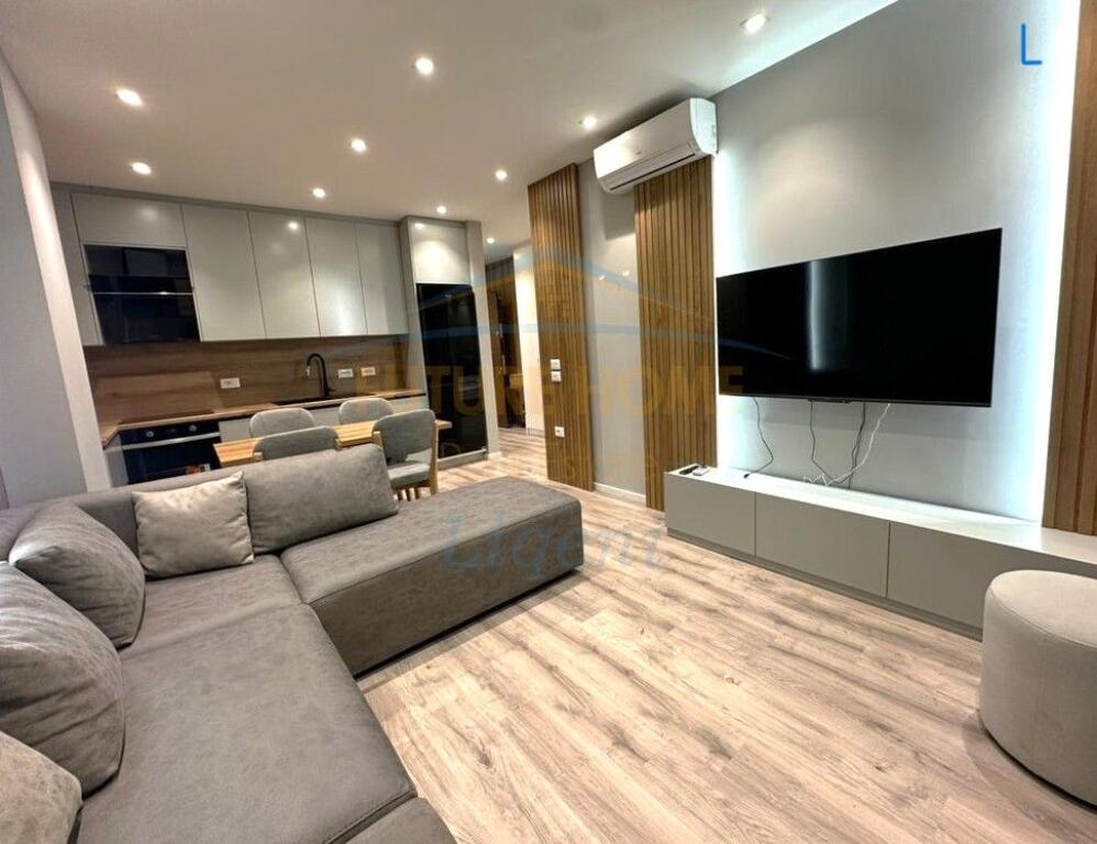 Apartament 1+1, per shitje ne Shkollen e Kuqe, Tirane