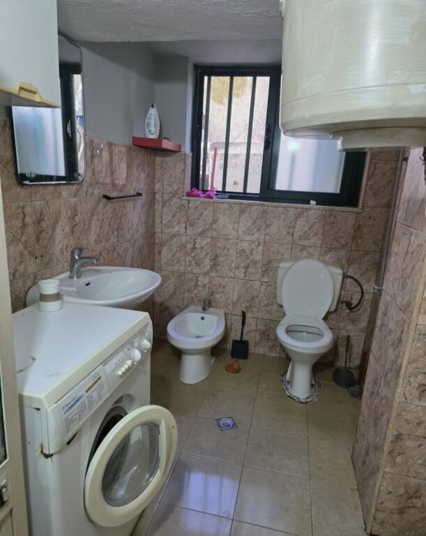 Jepet me qera apartament 1+1 te Shallvaret