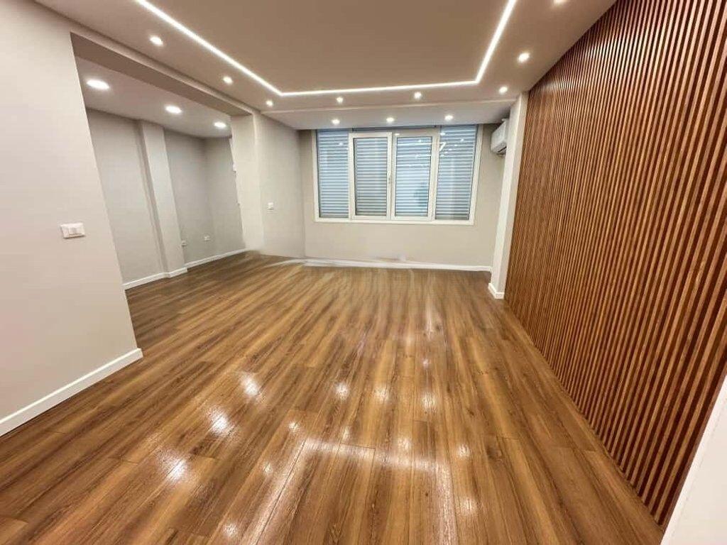 Jepet zyre me qera ne Bllok 1,300 € /Muaj