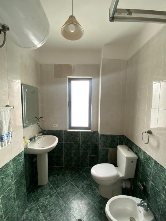 JEPET ME QERA APARTAMENT 2+1 QENDER DURRES