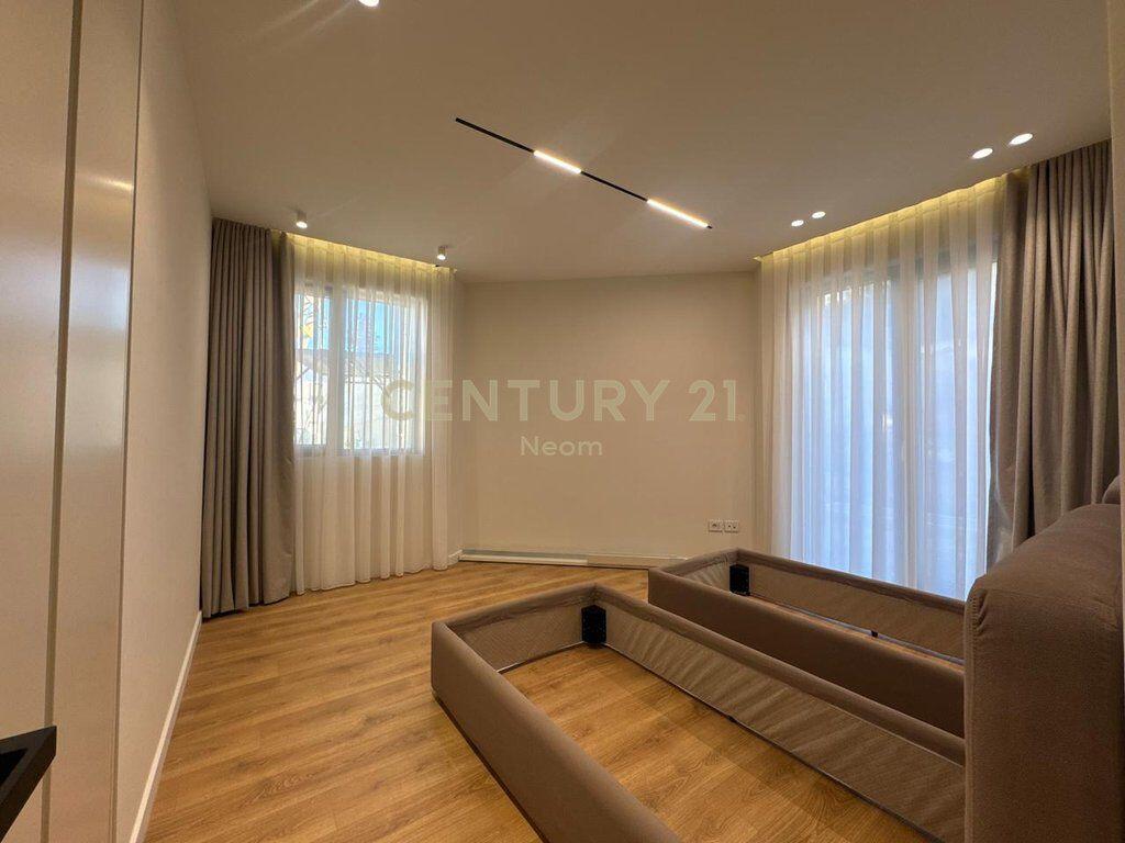 APPARTAMENTO IN AFFITTO PREMIUM 2+1+2+CORTILE CON POSTO AUTO ‼️