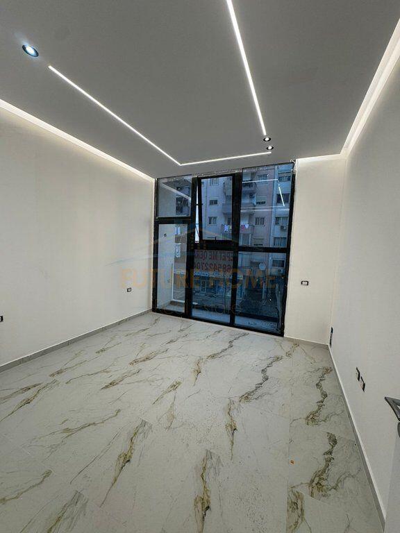 Qera, Ambient Biznesi, Unaza e Re, Tiranë