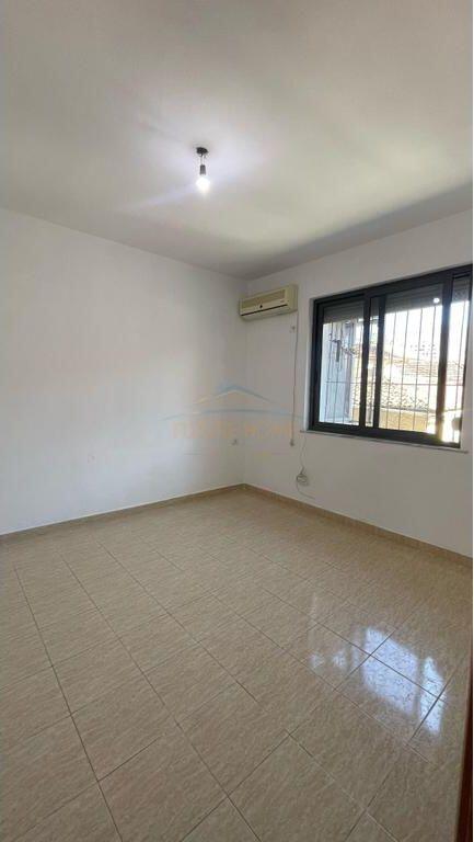 Affitto, Appartamento 2+1, Via Architetto Kasemi, Tirana.
