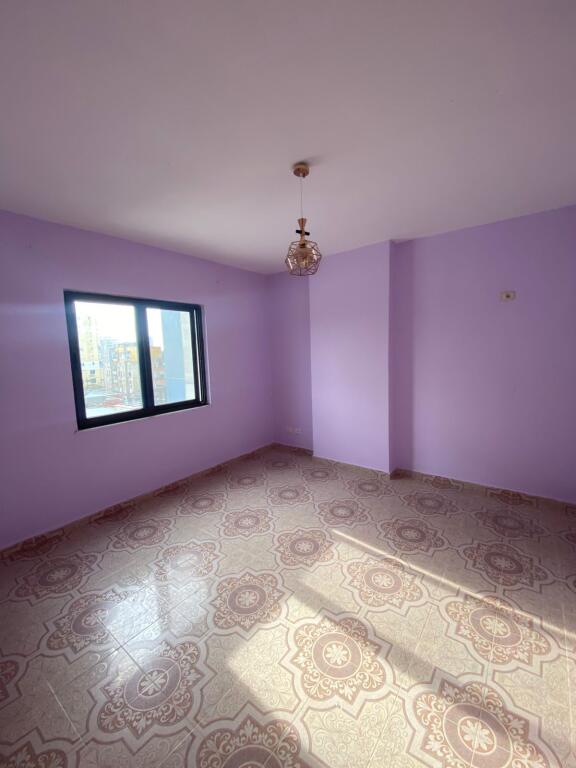 JEPET ME QERA APARTAMENT 2+1 QENDER DURRES