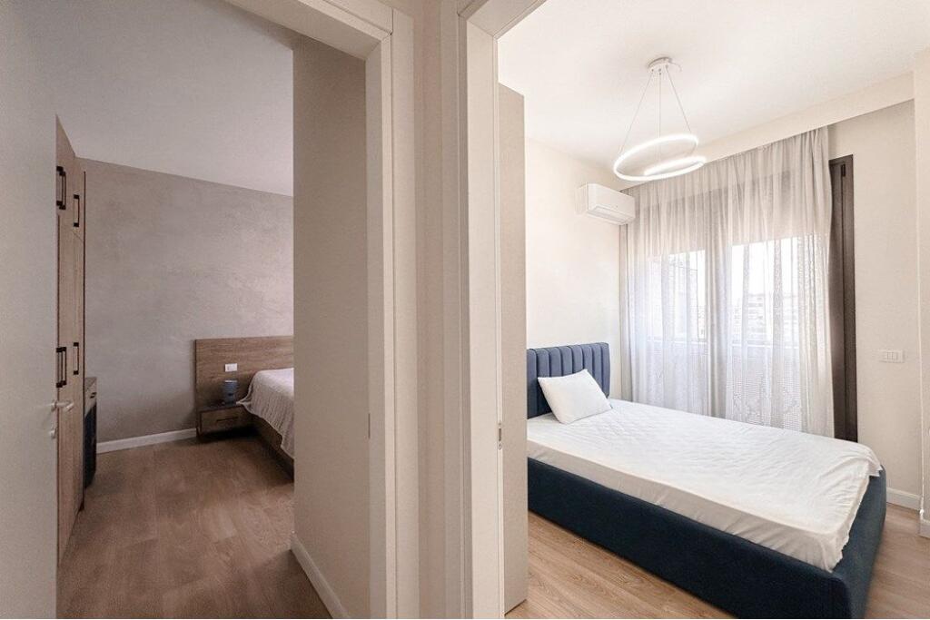 Duplex per qira , afer qendres