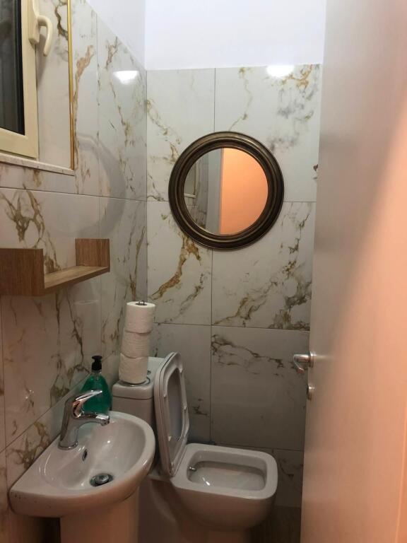 Appartamento in affitto, 1+1+balcone, arredato nuovo presso la Residenza “Shopi”, Elbasan
