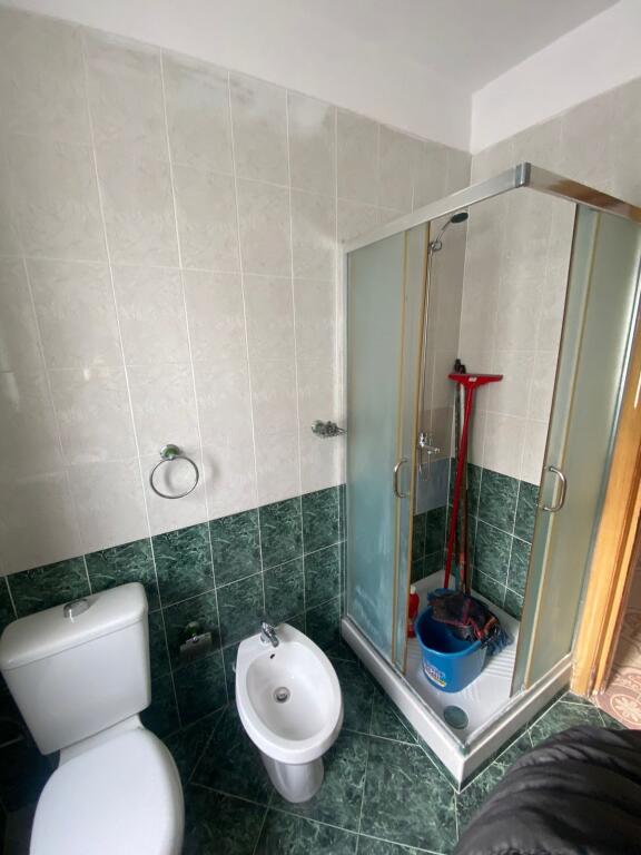 JEPET ME QERA APARTAMENT 2+1 QENDER DURRES