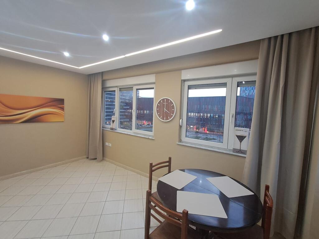 Jepet me qera apartament 1+1 +Garderobe– Zona Air Albania