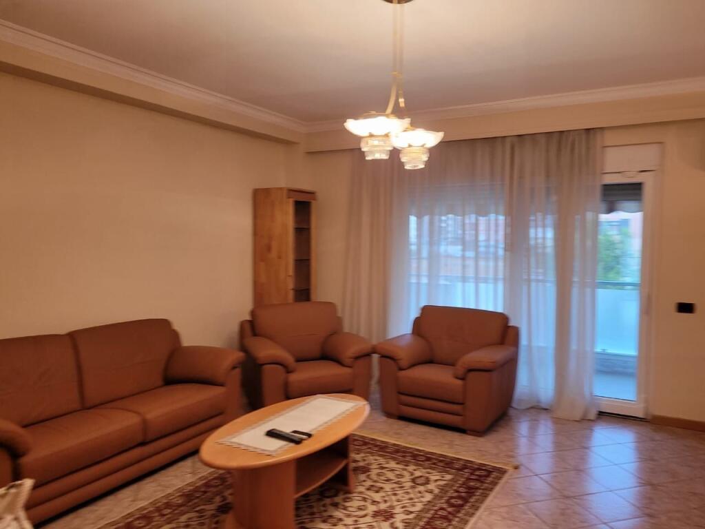 🏙️ Jepet me qira Super Apartament 3+1+2 në Zemër të Bllokut