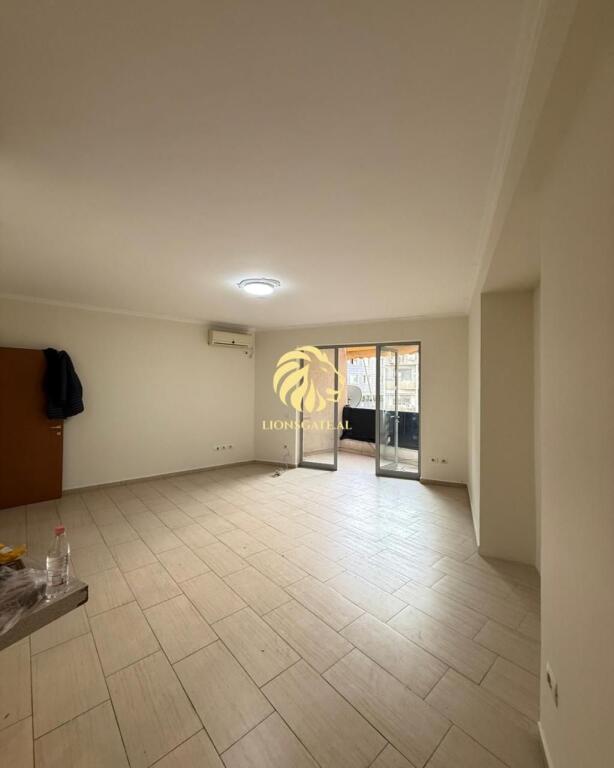 🏢 AMBIENT BIZNESI ME QERA – QENDËR TIRANËS