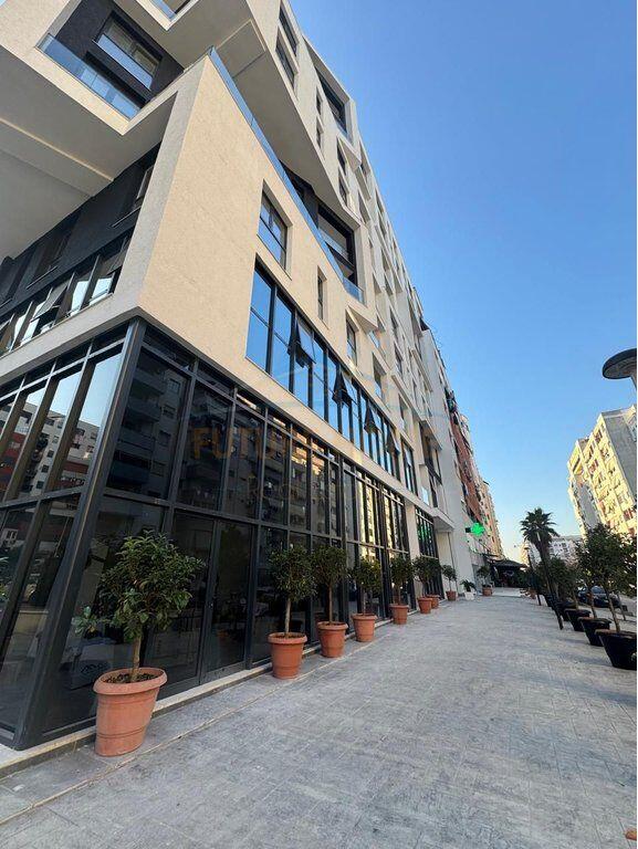 Qera, Ambient Biznesi, Unaza e Re, Tiranë