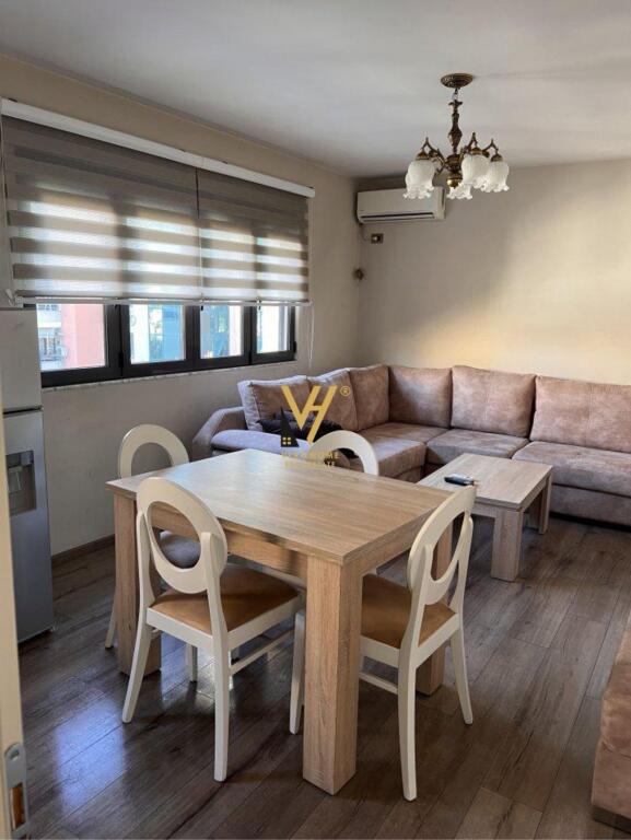 JEPET APARTAMENT 1+1 ME QIRA TE 21 DHJETORI 600 EURO