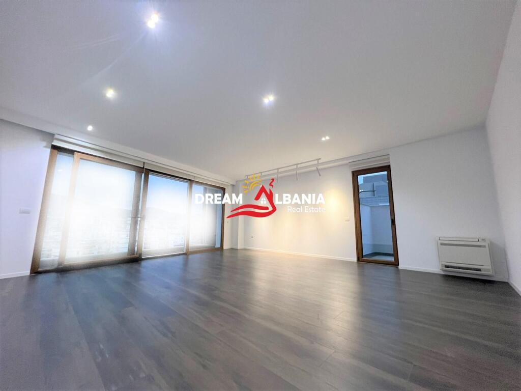 Jepet me Qera Zyre/Ambient Biznesi tek Rruga e Kavajes prane Delijorgjit ne Tirane (ID 4261900)