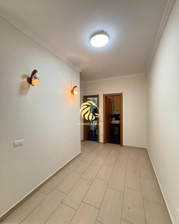 🏢 AMBIENT BIZNESI ME QERA – QENDËR TIRANËS