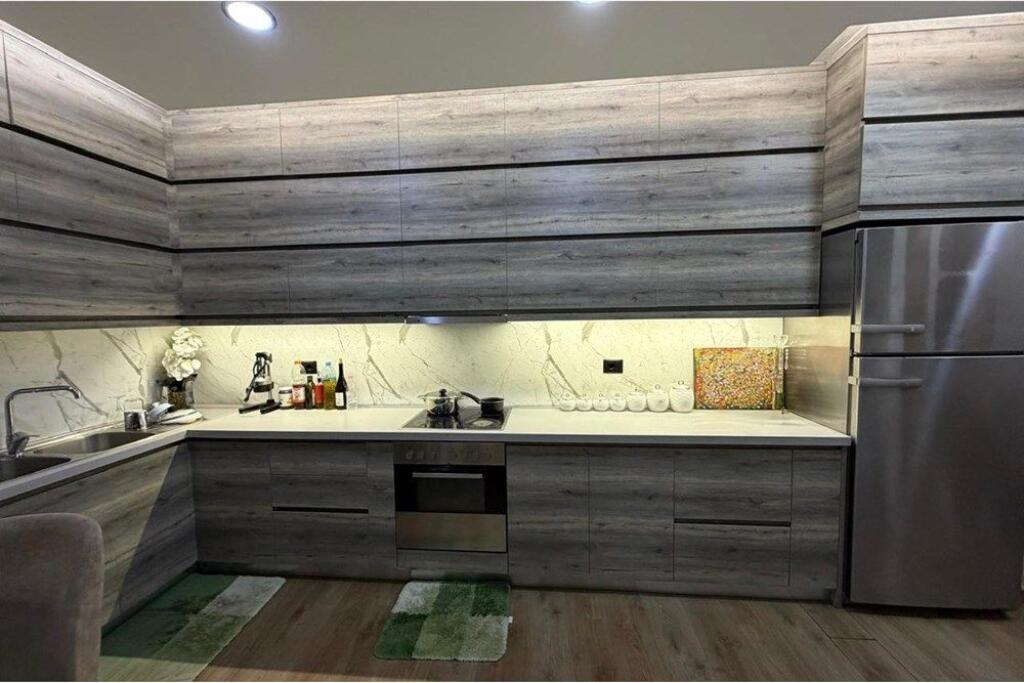 Apartament 2+1 komuna parisit