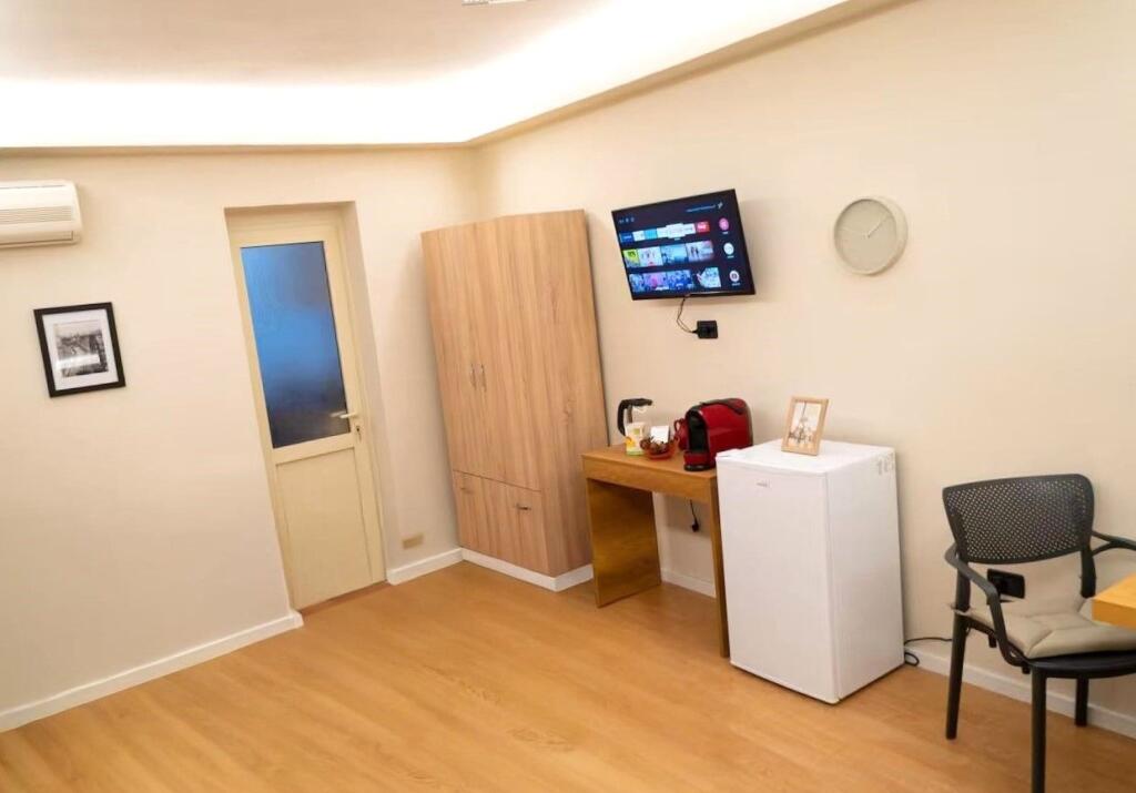 Zyre Me Qera Tek Pazari i Ri (ID BZ2772) Tirane