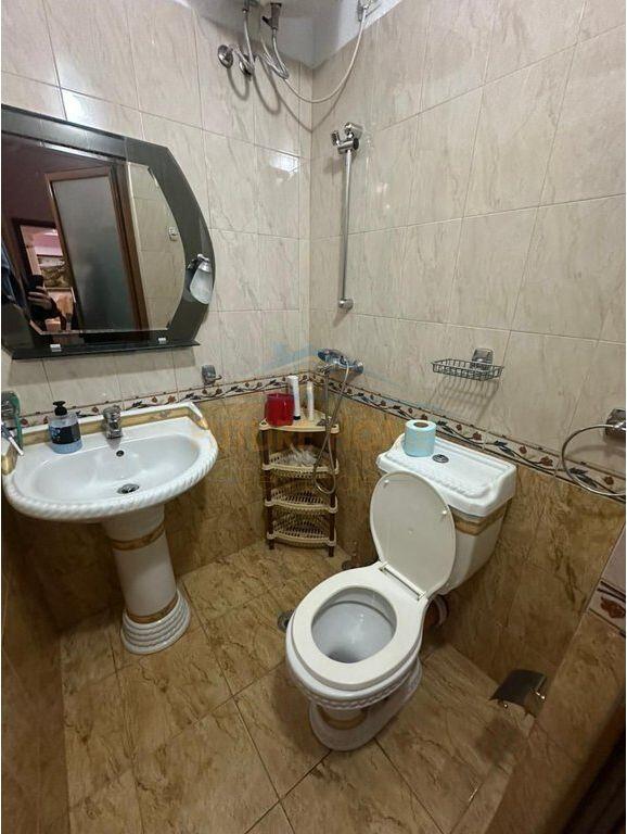 Apartament 3+1+2, ne shitje rruga Kongresi Manastirit, Tirane.